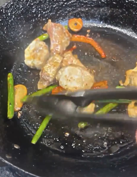 ふぐのアヒージョ