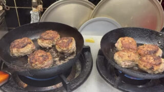 ランチメニュー、煮込みハンバーグ